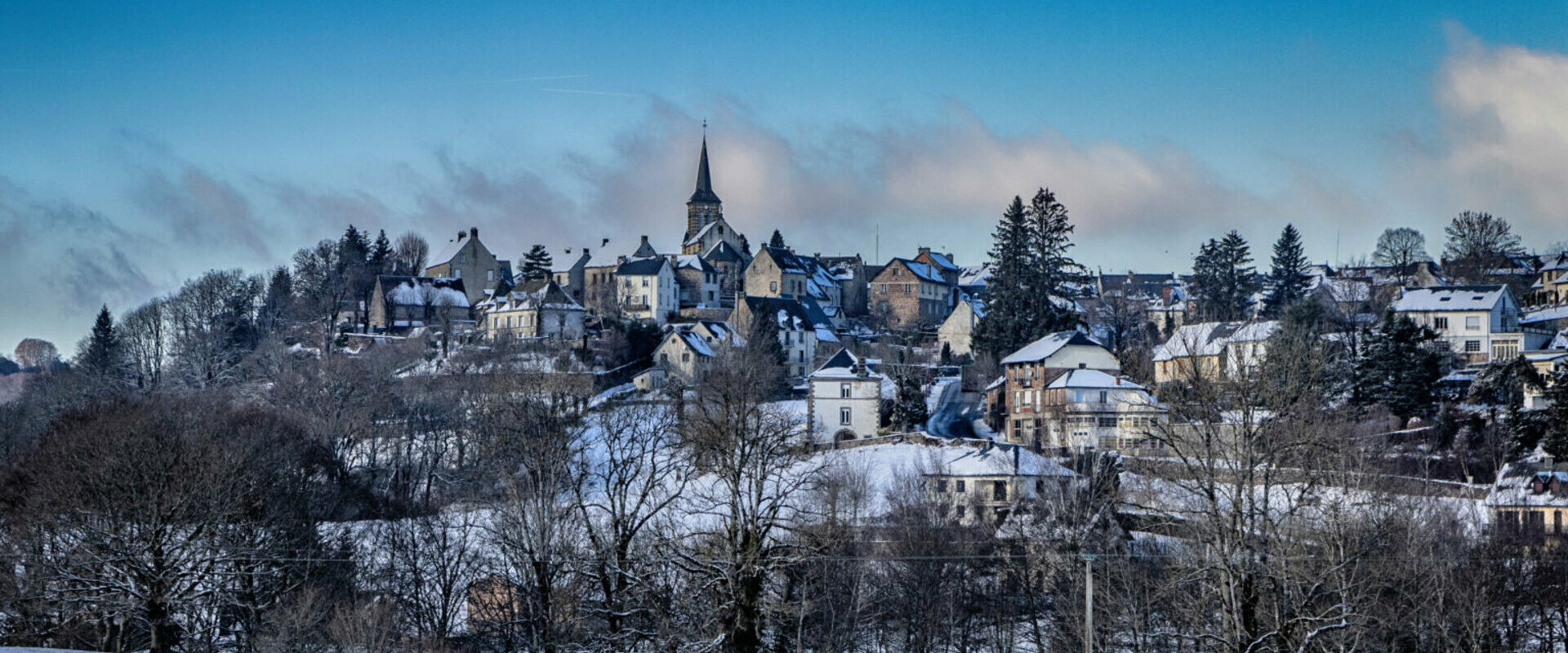 Mairie de Saint-Sauves d'Auvergne (63) Puy-de-Dôme